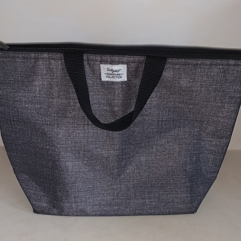 Thirty-One Charcoal Crosshatch insulated lunch tote